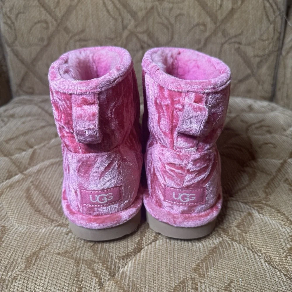 UGG 1142070k classic mini II velvet boot girls pink raspberry fur new size 5 EUC